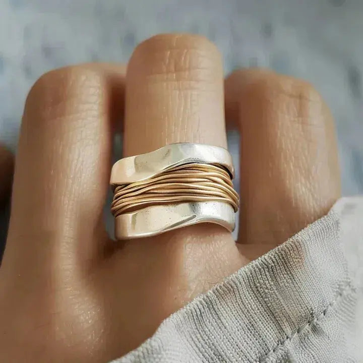 Stefy | Anillo de Plata con Hilo Dorado
