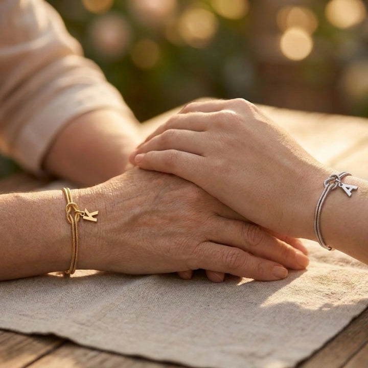 Forever Knot | Pulsera Lazo Eterno con Inicial
