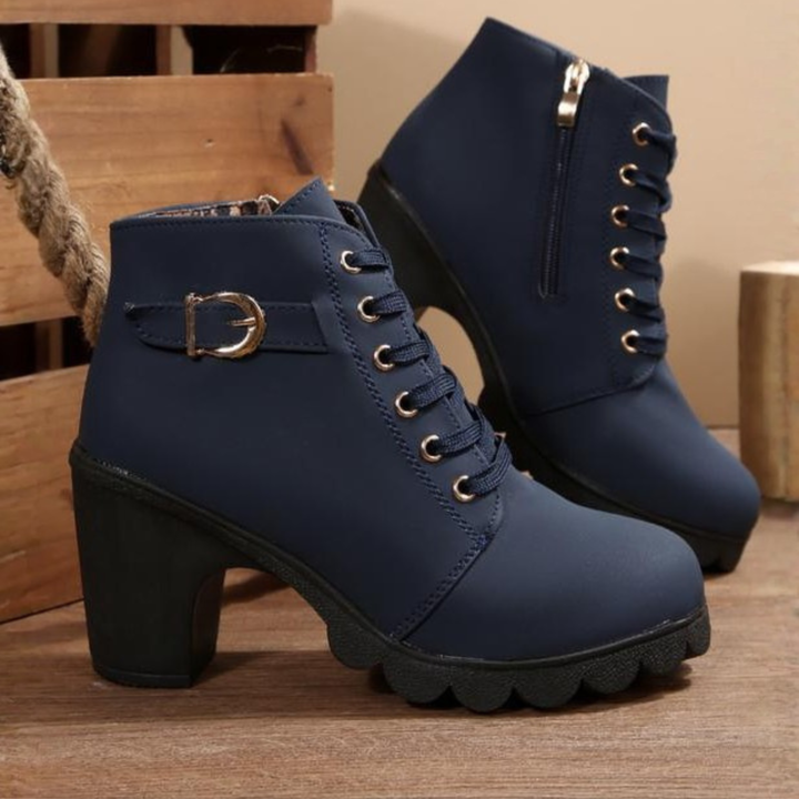 Katni | Botines elegantes gruesos con cordones y hebilla metálica.
