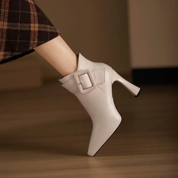 Aveline | Botines con Hebilla
