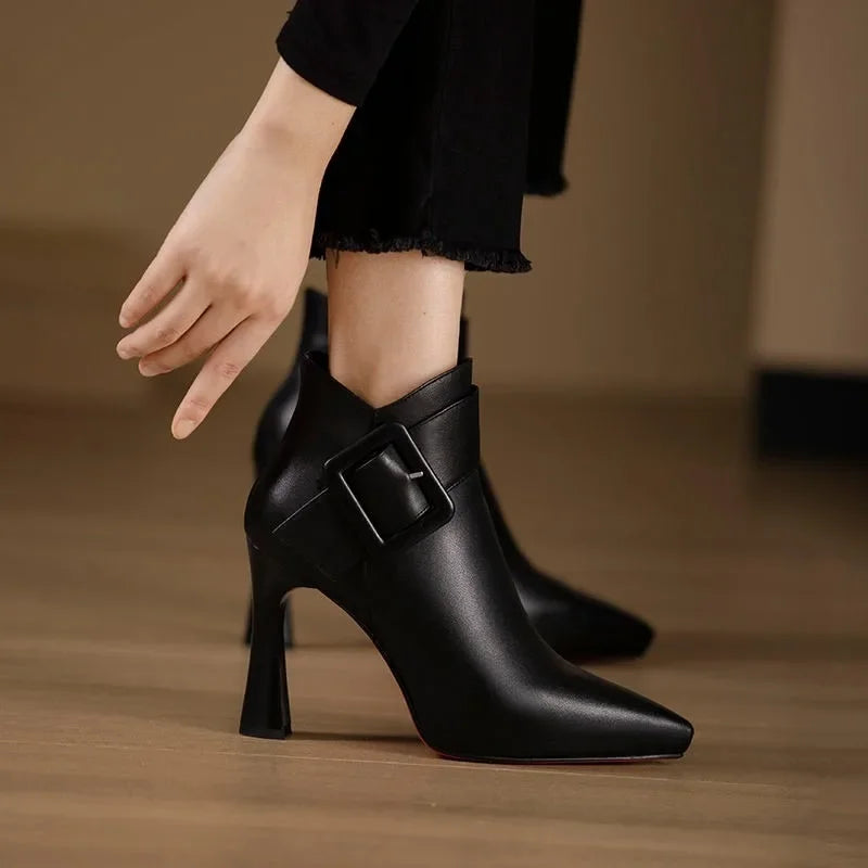 Aveline | Botines con Hebilla