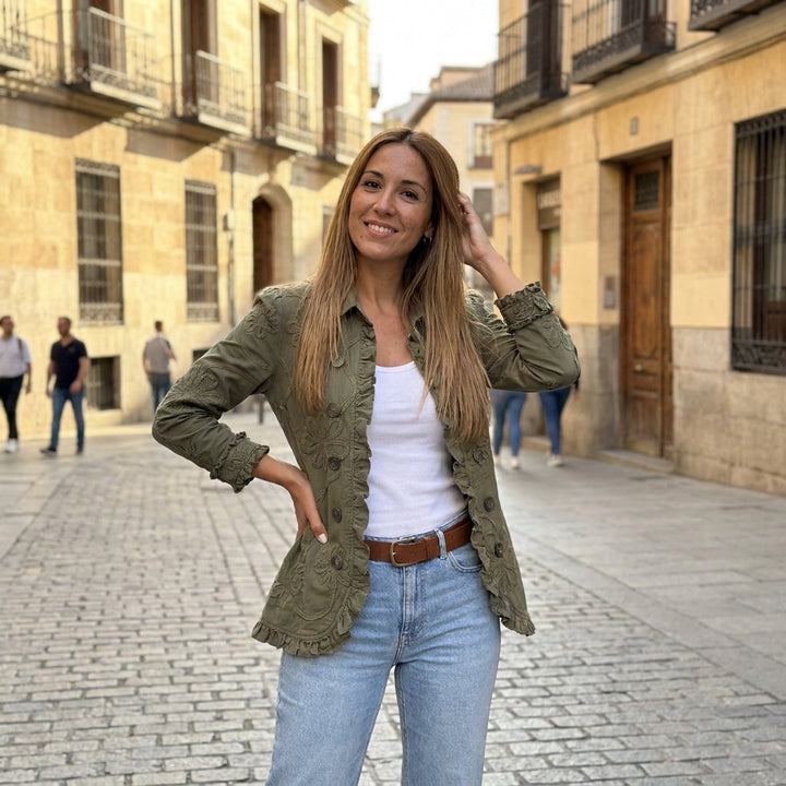 Olivia | Chaqueta con volantes bordados
